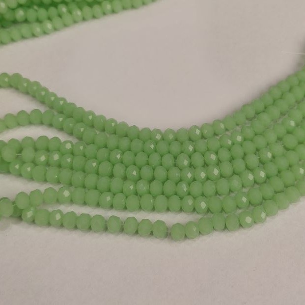 Perlen aus tschechischem Kristall – salatgrünes mattes Rondell, Durchmesser 6 x 4,5 mm, Länge 41 cm