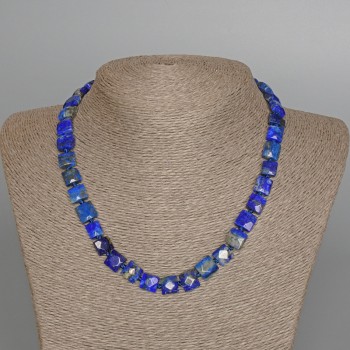 Halskette aus Lapislazuli, Naturstein – flach facettiertes Quadrat, Abmessungen 9,5 × 5 mm, Länge ca. 45 cm