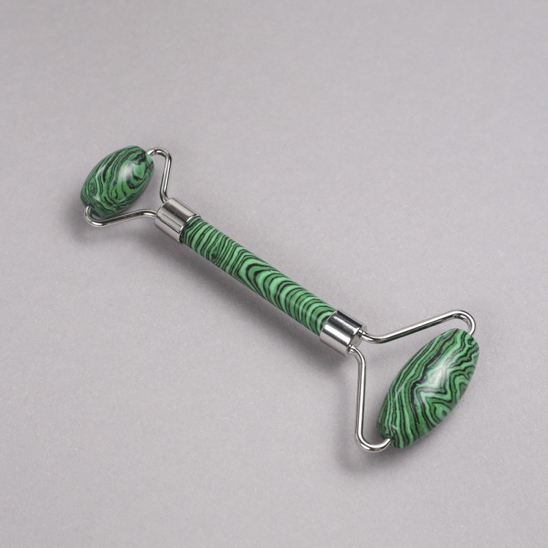 Rollmassagegerät aus Malachit, beidseitig, Länge 14,5 cm, silberfarbenes Metall