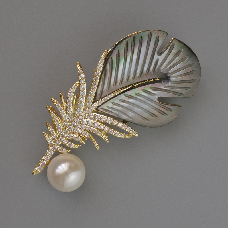 Federnbrosche aus Haliotit, weiße Perle und Strasssteine, 51×25 mm, goldfarbenes Metall