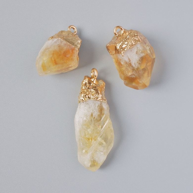 Anhänger Citrin, natürlicher Rohstein, unbearbeitet, Durchmesser 24×15 mm bis 38×16 mm ±, sortiert, goldfarbenes Metall