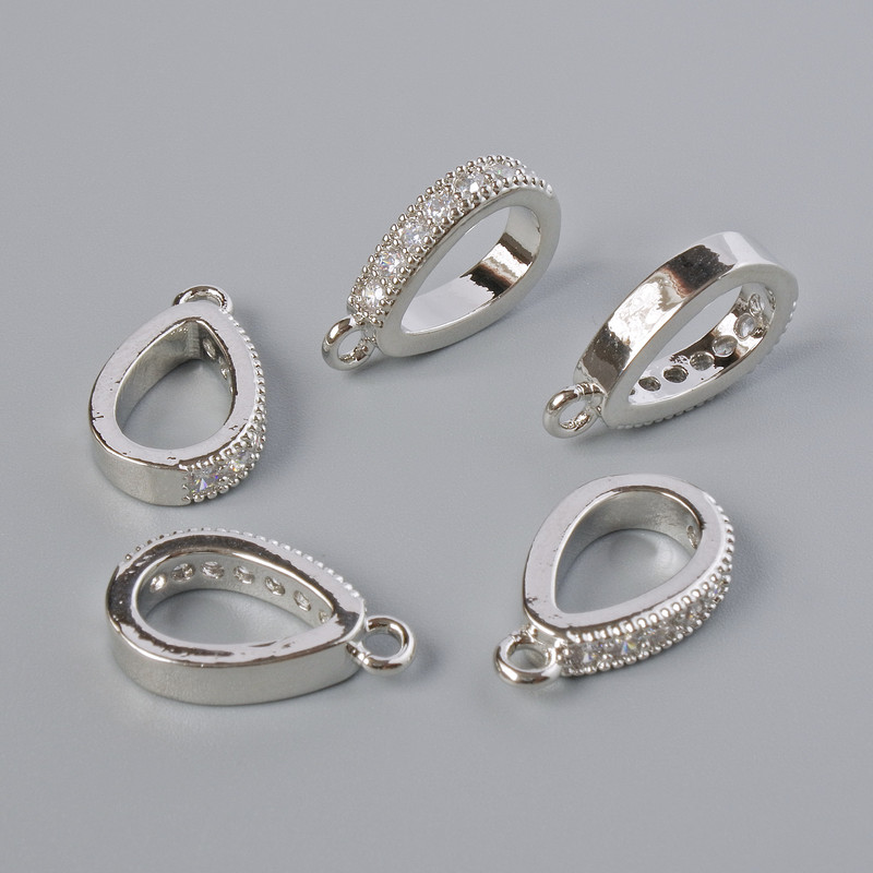 Unterpendant mit weißen Strasssteinen, silberfarbenes Metall, Durchmesser 15×3 mm ± 1 Stück
