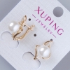 Xuping-Ohrstecker mit weißen Strasssteinen und Zierperle, Durchmesser 18 × 12 mm, 18K-Vergoldung