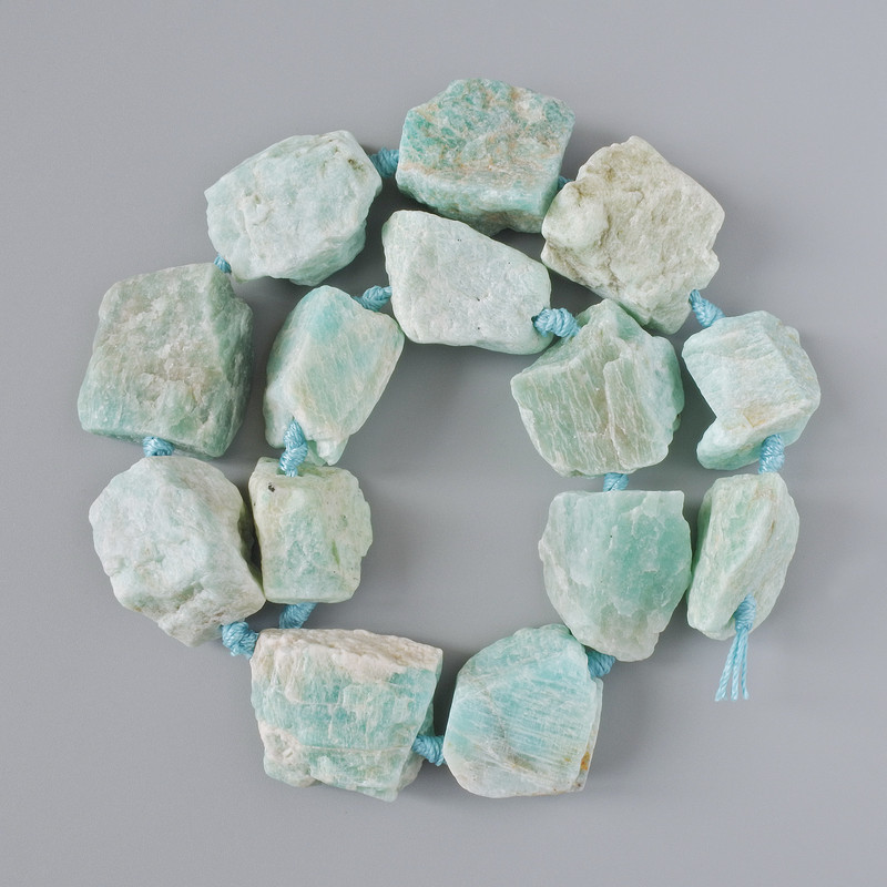 Amazonit-Nugget-Perlen aus unbearbeitetem Naturstein, Durchmesser ca. 21×26 mm, Länge ca. 42 cm, auf Schnur