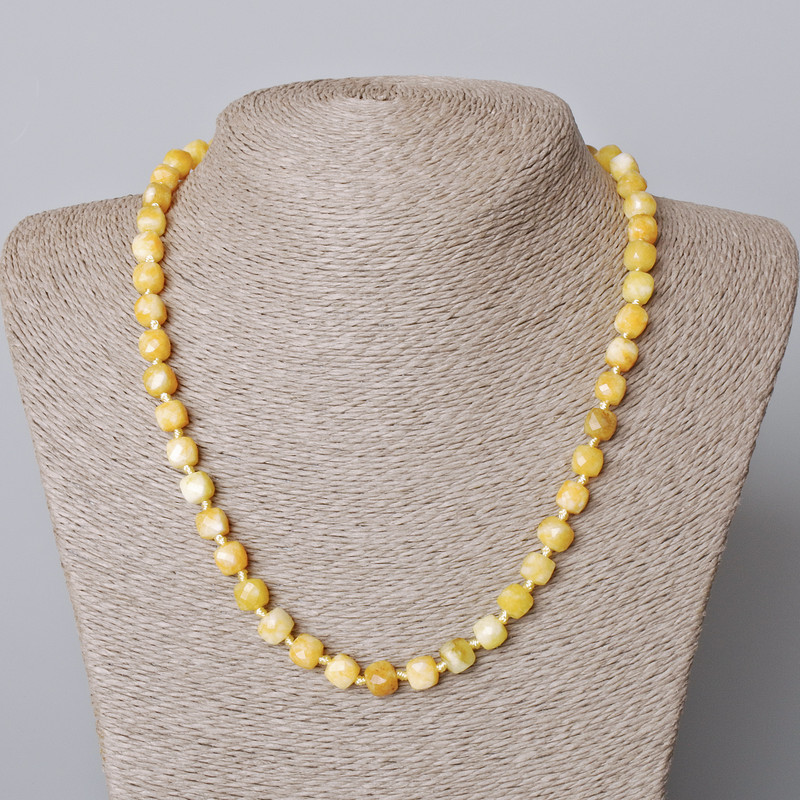 Halskette aus gelbem Jadeit, facettierte Würfelperlen, Durchmesser 7 mm ±, Länge 45–49 cm+