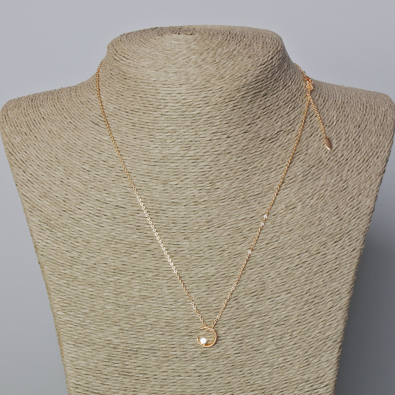 Xuping-Kette mit 18K-Vergoldung, Dicke 1 mm, mit Mond-Anhänger aus weißem Kristall, Durchmesser 10×9 mm ±, Länge 46–51 cm