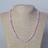 Kunzit-Kette (künstlich) glatte Kugeln, Durchmesser ca. 6 mm, Länge 45–50 cm