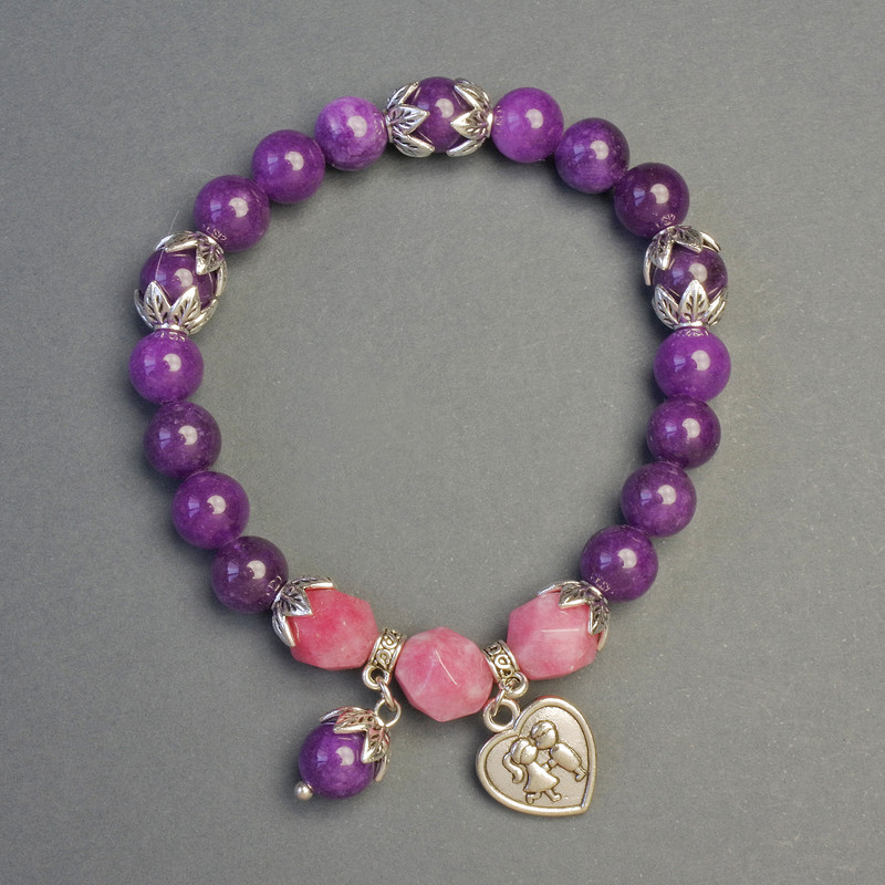 Sugilit- und Turmalin-Armband mit Herzanhänger, Durchmesser 8–9 mm, Länge ca. 18 cm, elastisch