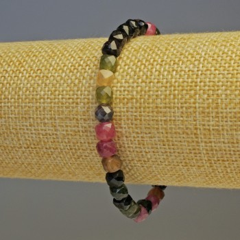 Armband aus facettiertem Turmalin, Würfel 6×5,5 mm, Länge 18 cm, Stretch