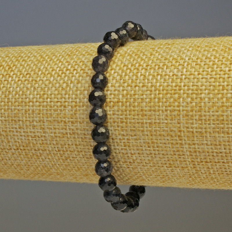 Iolith-Armband mit facettierten Kugeln, Durchmesser ca. 6 mm, Länge ca. 18 cm, Stretch