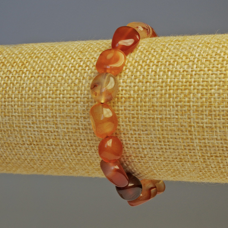 Stretcharmband aus facettiertem Karneol, Durchmesser 10×8 mm ±, Länge 18 cm