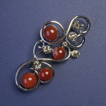 Brosche mit Karneol und grauen Strasssteinen, Metallfarbe Silber, 75×37 mm+