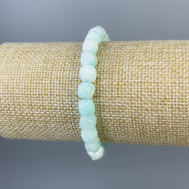 Angelit-Armband, facettierte Würfel, Kantenlänge 7×7 mm, Länge ca. 18 cm, Stretch