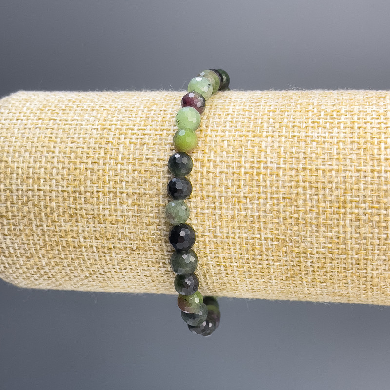 Zoisit-Armband, facettierte Kugeln, Ø ca. 6 mm, Länge 18 cm, Elastikband