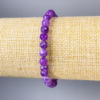 Armband aus Sugilit, facettierte Kugel, Durchmesser 6 mm, Länge ca. 18 cm, Stretch