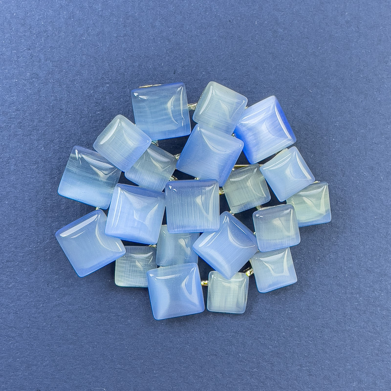 Akzent-Brosche/Anhänger mit blauem Katzenauge, goldfarbenes Metall, 44 × 49 mm+