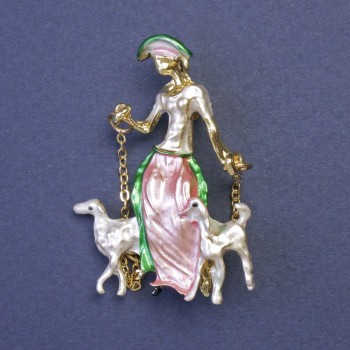 Brosche Anhänger »Dame mit Hunden« an Gliederketten, Emaille, goldfarbenes Metall, 32×45 mm +