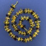 Bernsteinperlen – Krümel, 10-12×4 mm ±, mit Glasperlen, Durchmesser 3 mm ±, auf Schnur, Länge 38 cm+