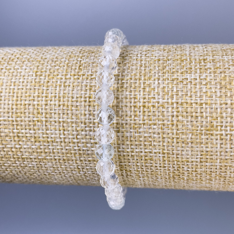 Armband Bergkristall, facettierte Kugeln, Durchmesser 6 mm ±, Länge 18 cm ± Stretcharmband