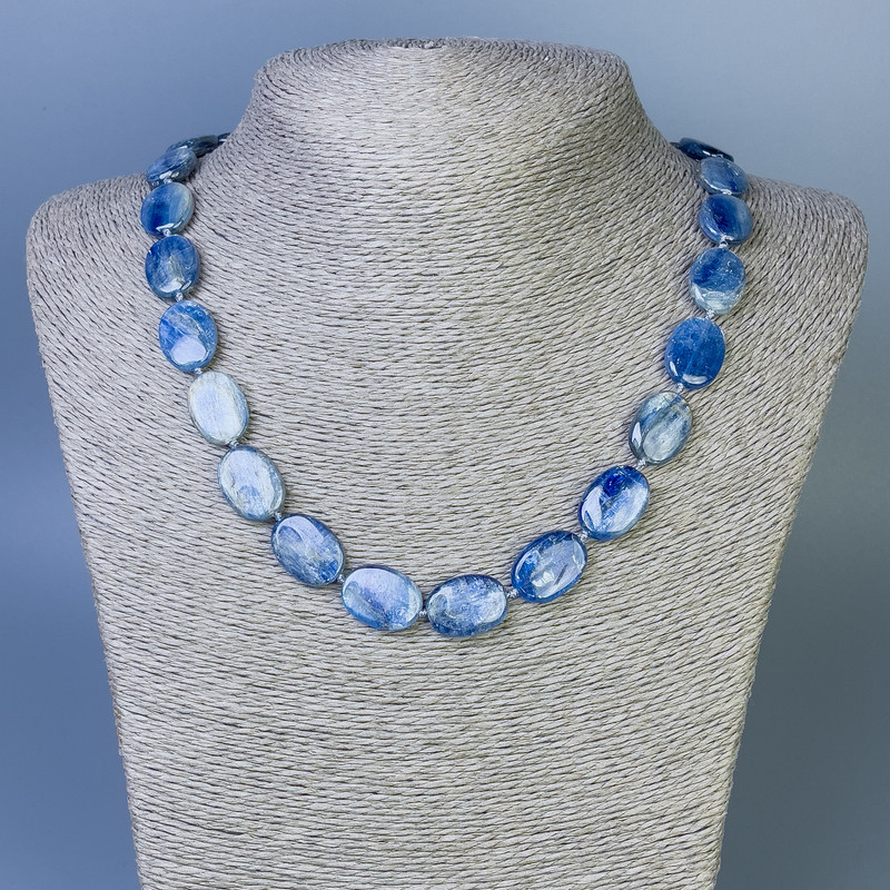 Kyanit-Ovalperlenkette 18×13 mm, Länge 50 cm, mit Verschluss