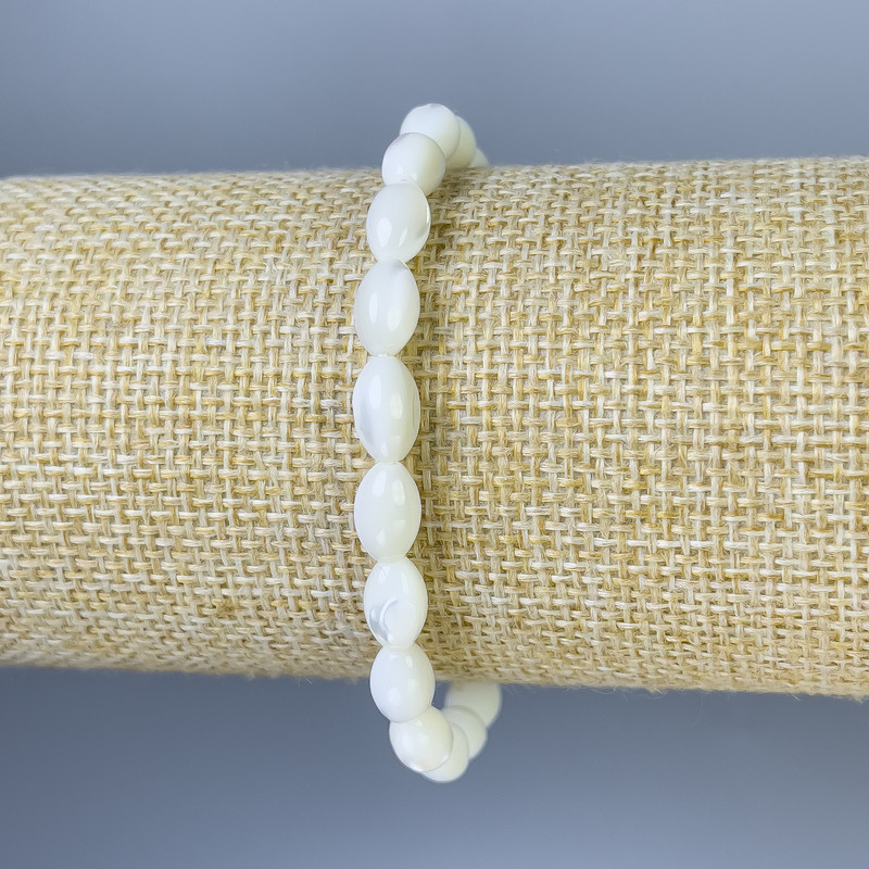 Perlmuttkörnchen-Armband, Durchmesser 9×5 mm, Länge 18 cm, Stretch-Armband