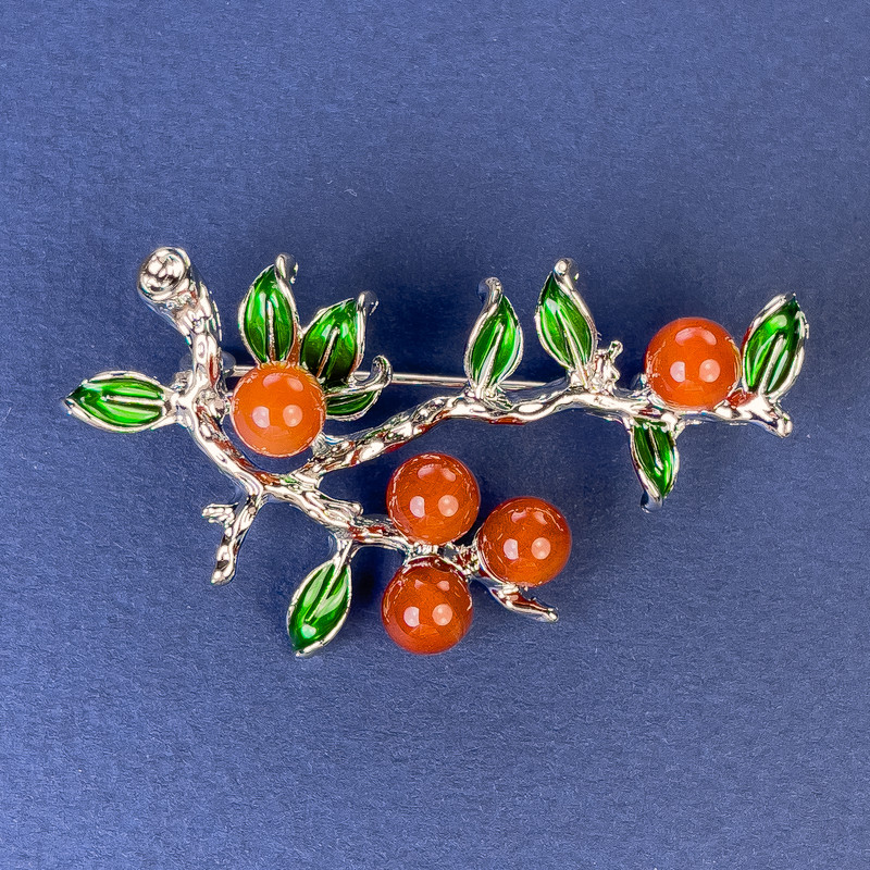 Brosche „Zweige“ mit Karneol, silberfarbenes Metall, 48×32 mm+