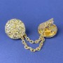 Brosche für Cardigans aus goldfarbenem Metall, Durchmesser ca. 20 mm, Kettenlänge ca. 9 cm