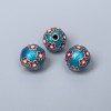 Kloisonné-Perle hellblau mit roter Emaille, Ø 10 mm, Loch Ø 2 mm, goldfarbener Metall, 1 Stk