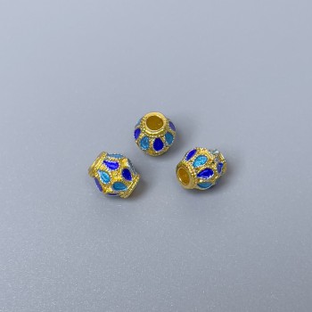 Cloisone-Perle blau-hellblaue Emaille, Durchmesser 6×7 mm, Lochdurchmesser ca. 2–3 mm, goldfarbene Metallfarbe, 1 Stück
