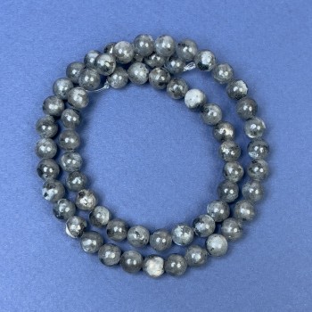 Glatte Labradorit-Perlen, 7 mm, auf Schnur, Länge ca. 39 cm