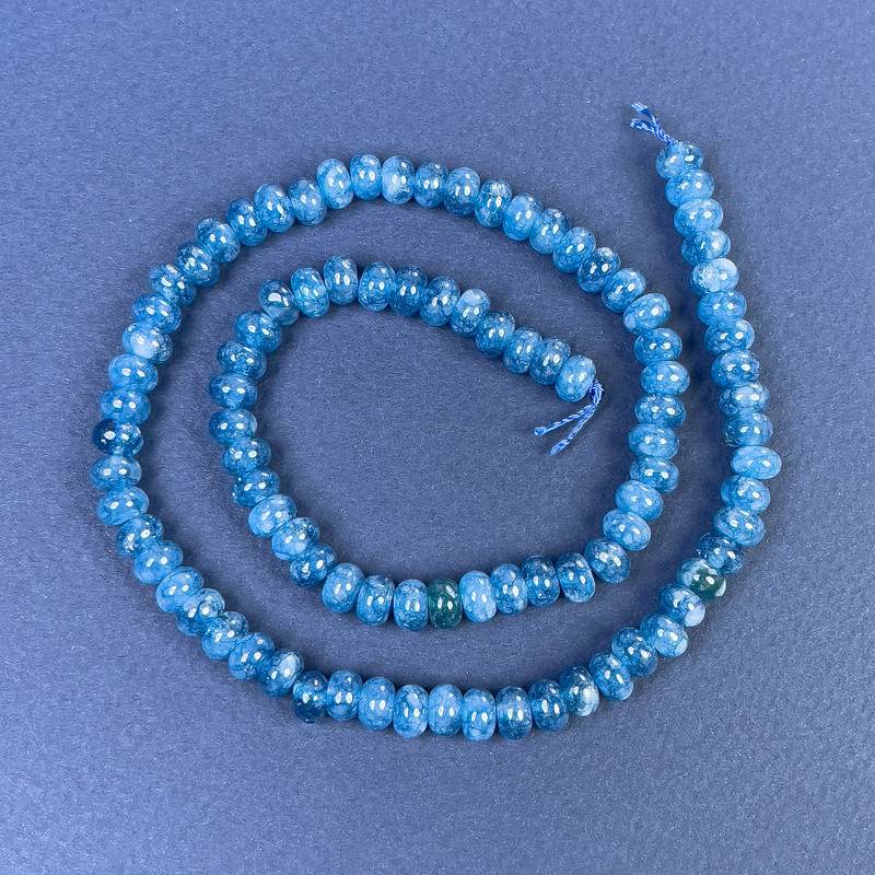Apatit Rondell-Perlen 6×4 mm, auf Schnur, Länge ca. 37 cm+