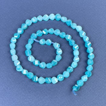 Aquamarin facettierte Rhombus-Perlen 6×5 mm, auf Faden, Länge 39 cm