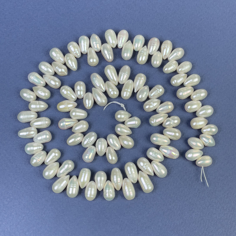 Flussperlen in ovaler Form „Schmetterling“ 9×6 mm, auf Schnur, Länge ca. 41 cm+