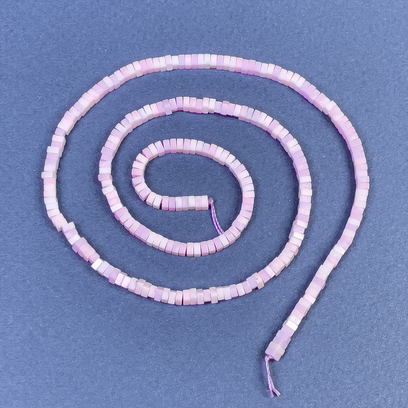 Kunzit-Perlen, quadratisches Rondell 2,5 × 1 mm ± auf der Schnur, Länge ca. 39 cm+