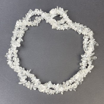 Bergkristall-Chips 4–9×2–4 mm, auf Schnur, Länge ca. 80 cm+