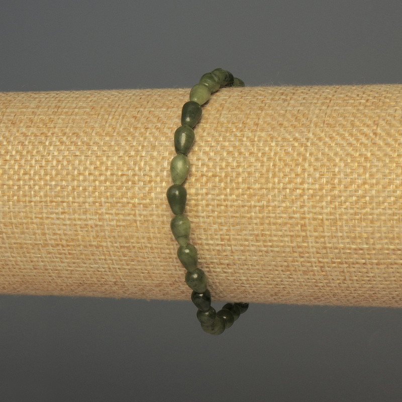 Jadeit-Tropfen-Armband, Durchmesser ca. 7×4 mm, Länge ca. 18 cm, Stretcharmband