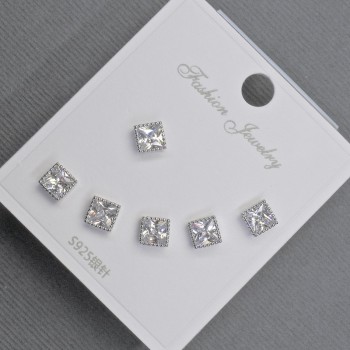 Ohrstecker 5 mm ± silberfarbenes Metall, weiße Strasssteine