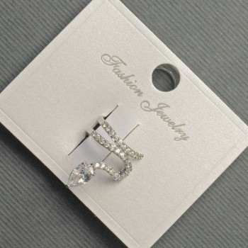 Ohrclip 'Schlange' aus silberfarbenem Metall, 12×14 mm ±, weiße Strasssteine