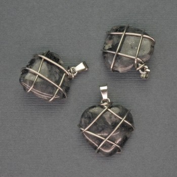 Anhänger Herz aus Larvikit im silberfarbenen Geflecht, Durchmesser ca. 21 × 21 mm, Länge ca. 27 mm