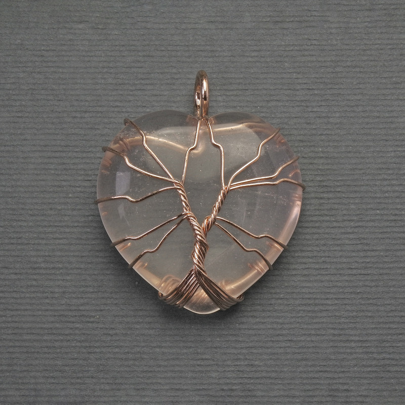 Herz-Anhänger Rosenquarz im goldfarbenen Geflecht, Durchmesser 30×30 mm, Länge ca. 37 mm
