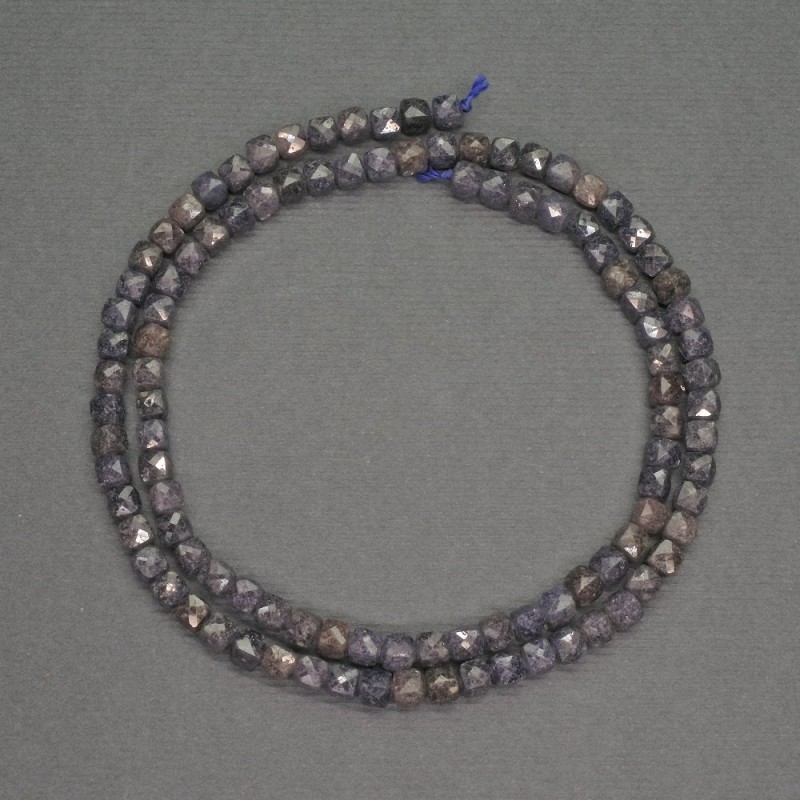 Saphir-Naturstein-Perlen, klein, facettierte Würfelperlen, Durchmesser ca. 4 mm, Länge ca. 40 cm