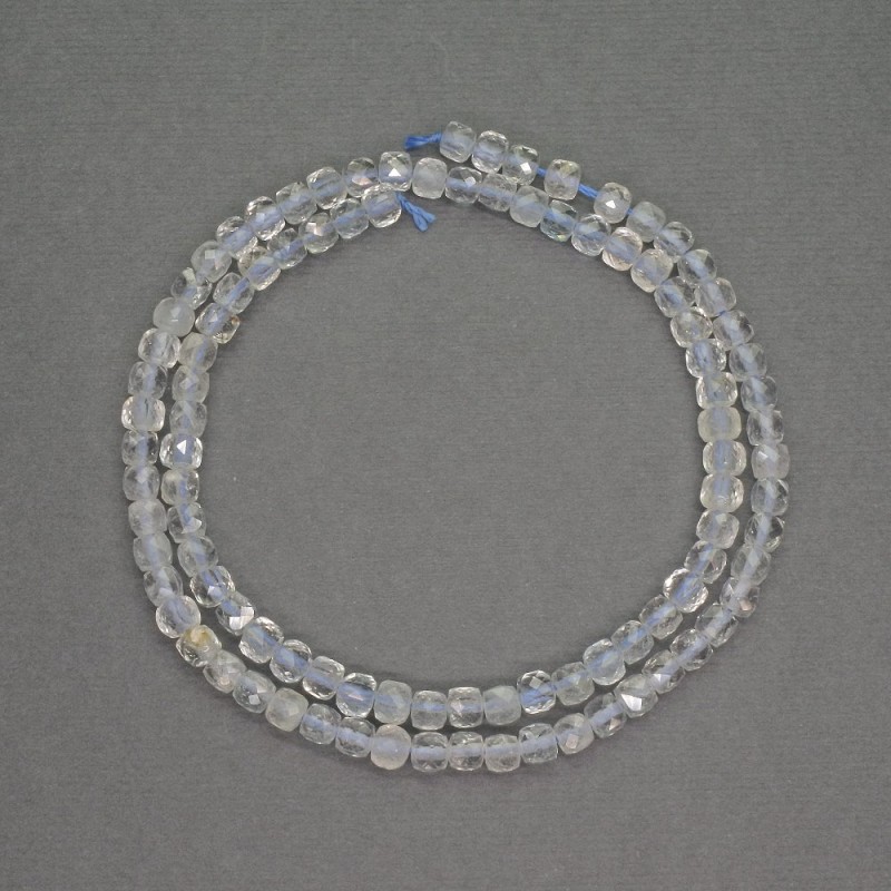 Topas-Perlen aus Naturstein, kleine facettierte Würfel, Durchmesser ca. 4 mm, Länge ca. 39 cm