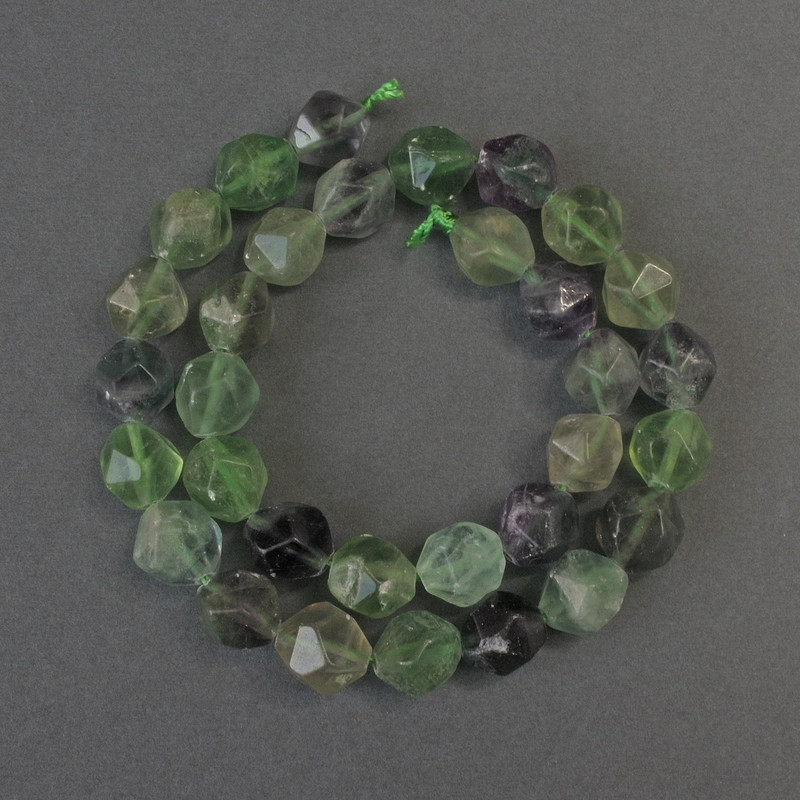 Fluorit-Perlen facettiert, 12 × 10 mm, Länge ca. 37 cm, auf einer Schnur