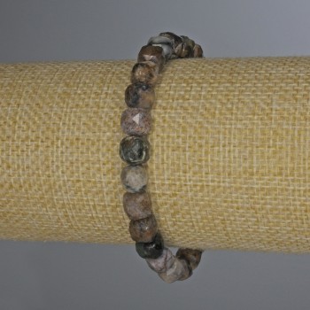 Armband aus facettiertem Petersit, Würfelform, Maße ca. 7×7 mm, Länge ca. 18 cm, Elastikarmband