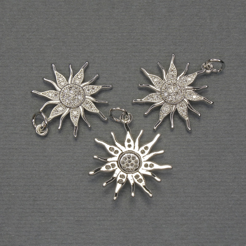Sternanhänger mit weißen Strasssteinen, silberfarbenem Metall, Durchmesser ca. 20 mm, Länge ca. 25 mm