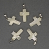 Perlmutt-Anhänger Kreuz 30×20×15 mm ± silberfarbenes Metall