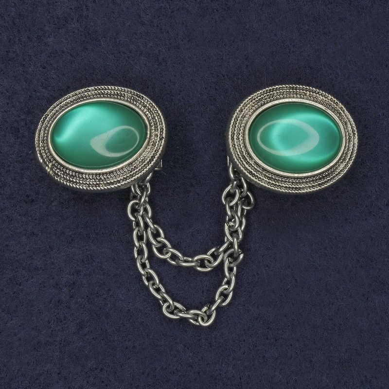 Brosche für Cardigans – Grünes Katzenauge, ovale Form, Durchmesser 26 × 20 mm, silbernes Metall, Kette Länge 9 cm+