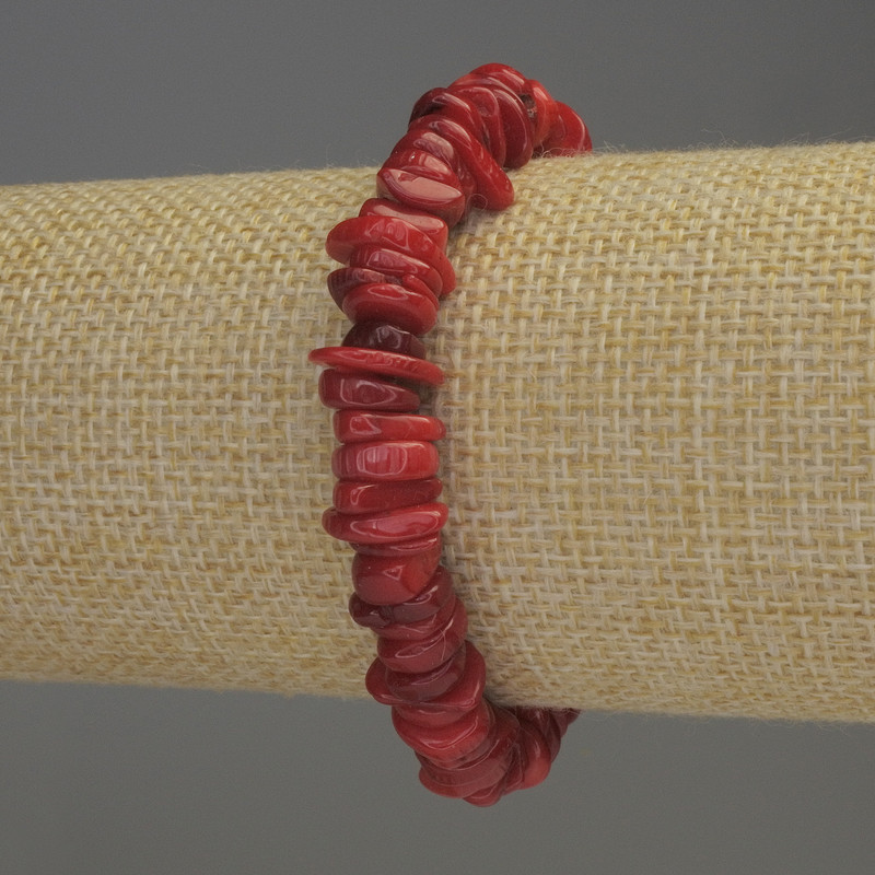 Armband aus Korallenbruchstücken, Durchmesser ca. 9×2–3 mm, Länge 18 cm, Stretch