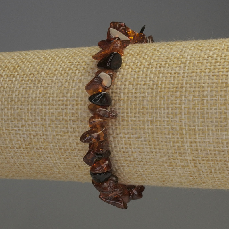 Armband Bernstein-Krümel 7×4–5 mm, Länge ca. 18 cm, elastisches Band