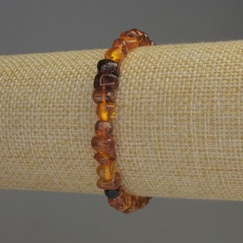 Armband aus Bernsteinstückchen, 7–9 × 5 mm, Länge ca. 18 cm, Stretch